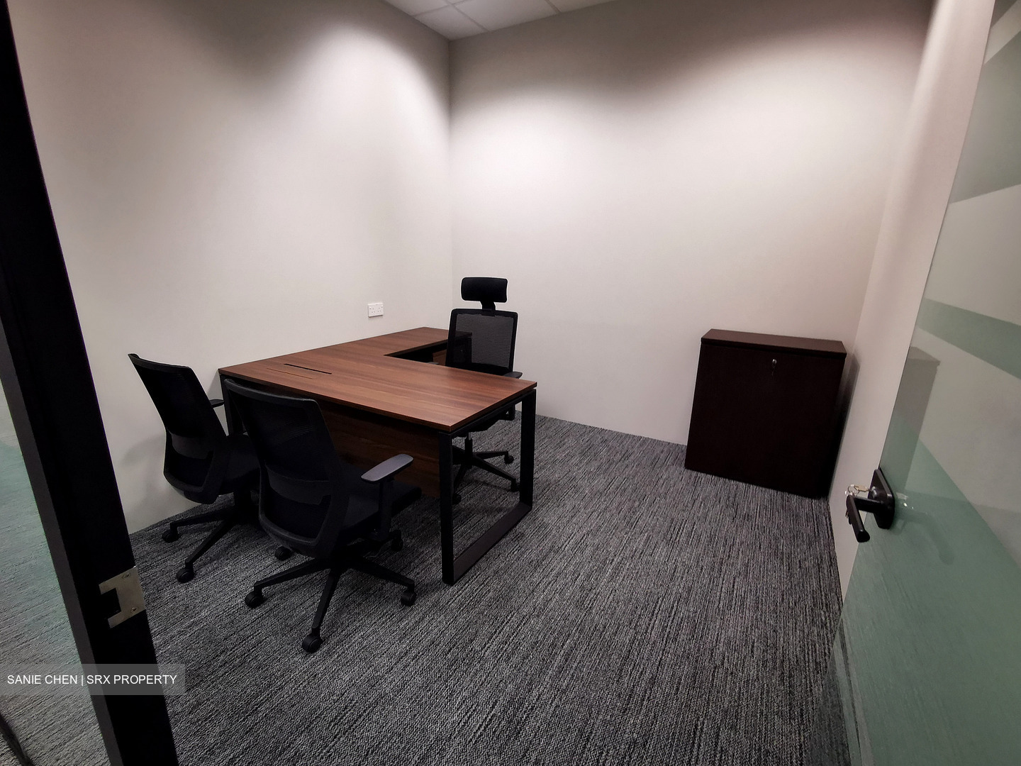 The Heart (D1), Office #525358271